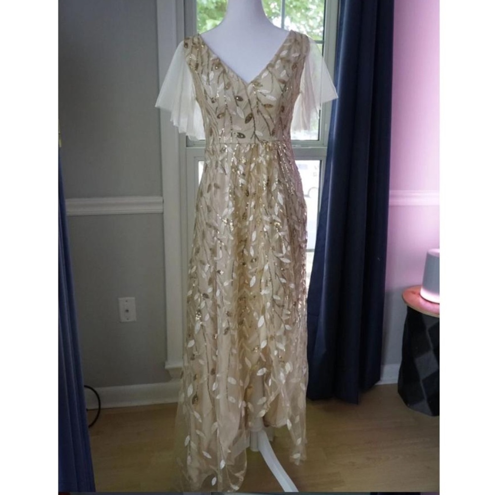 Gold Leaf Sequin Flutter Sleeve Gown - Size 6 - image 1